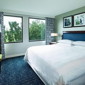 One-Bedroom Suite