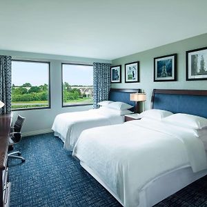 Junior Suite Accessible